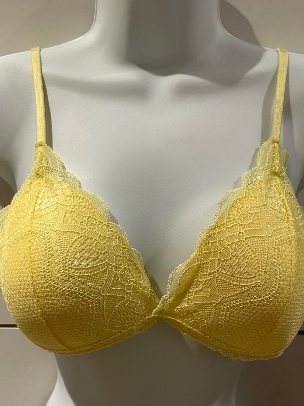 Cotton On Body Yellow Lace Push-Up Bra